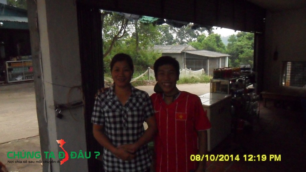 Cô chủ quán trông xe tốt bụng