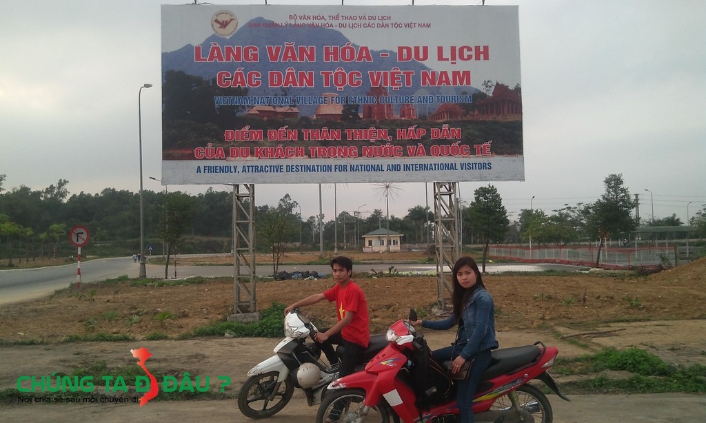 Cổng vào làng văn hóa