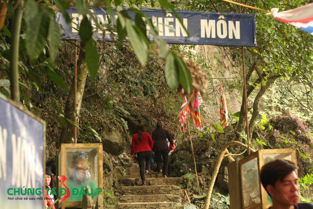 Đường vào động Thiên Môn