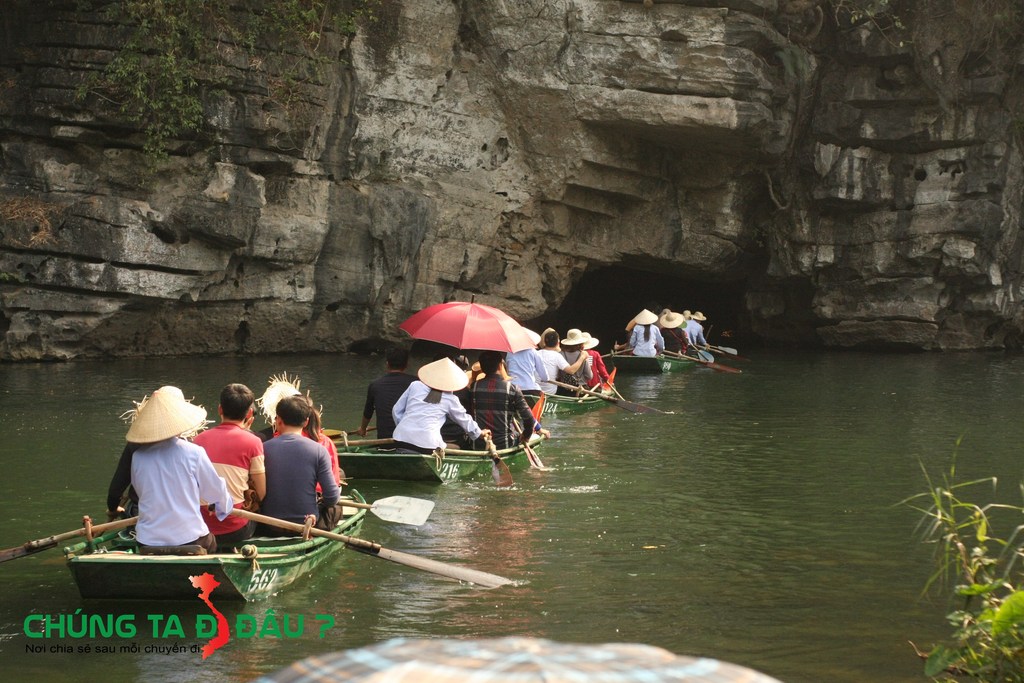 Tuyến 2 sẽ đi qua 3 hay 4 hang động gì đó
