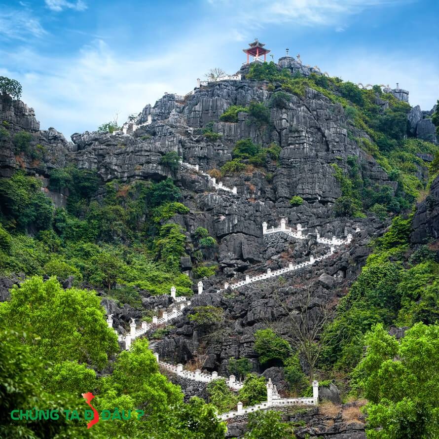 Đường lên núi Múa