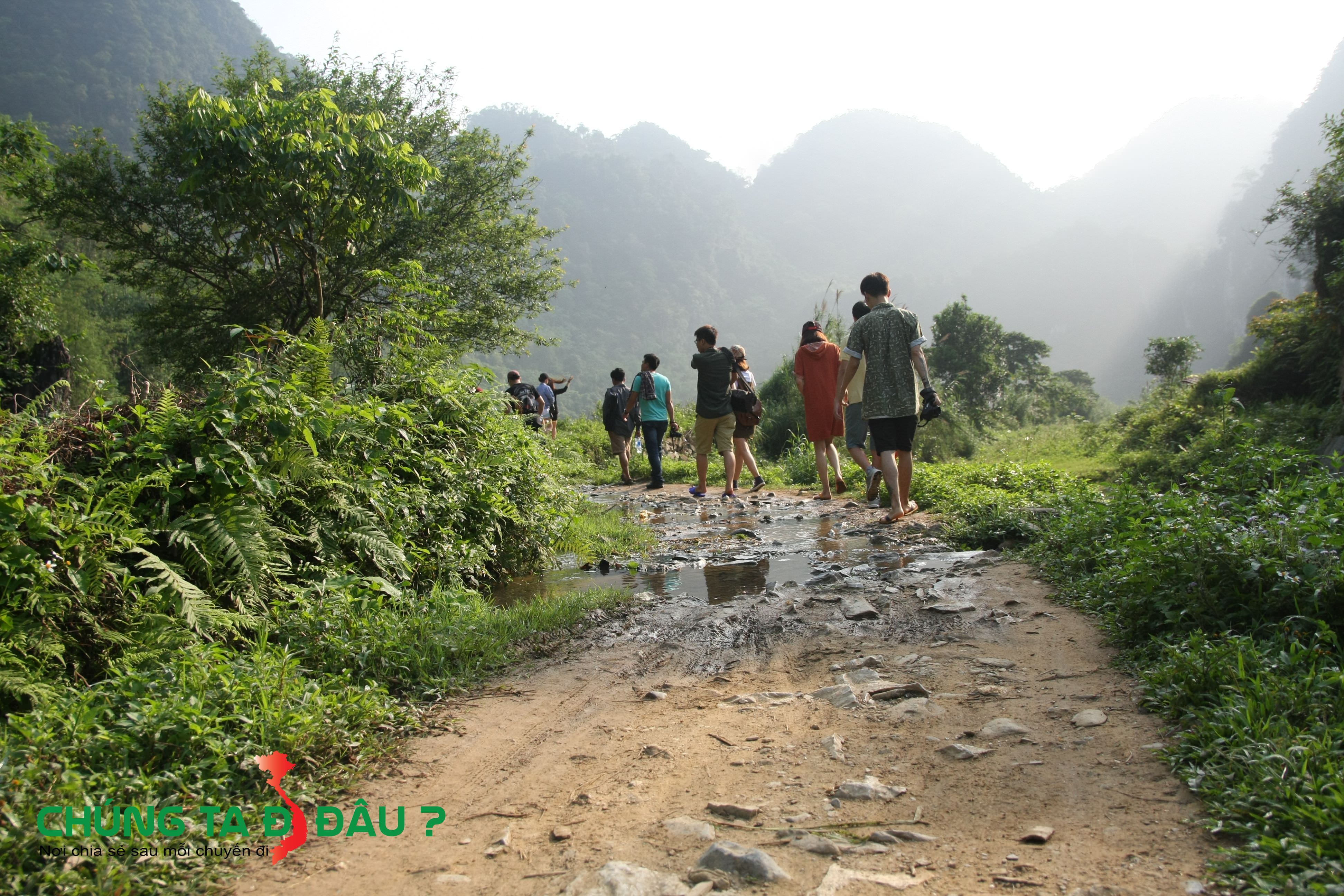 Cùng các bạn trẻ đi vào hang