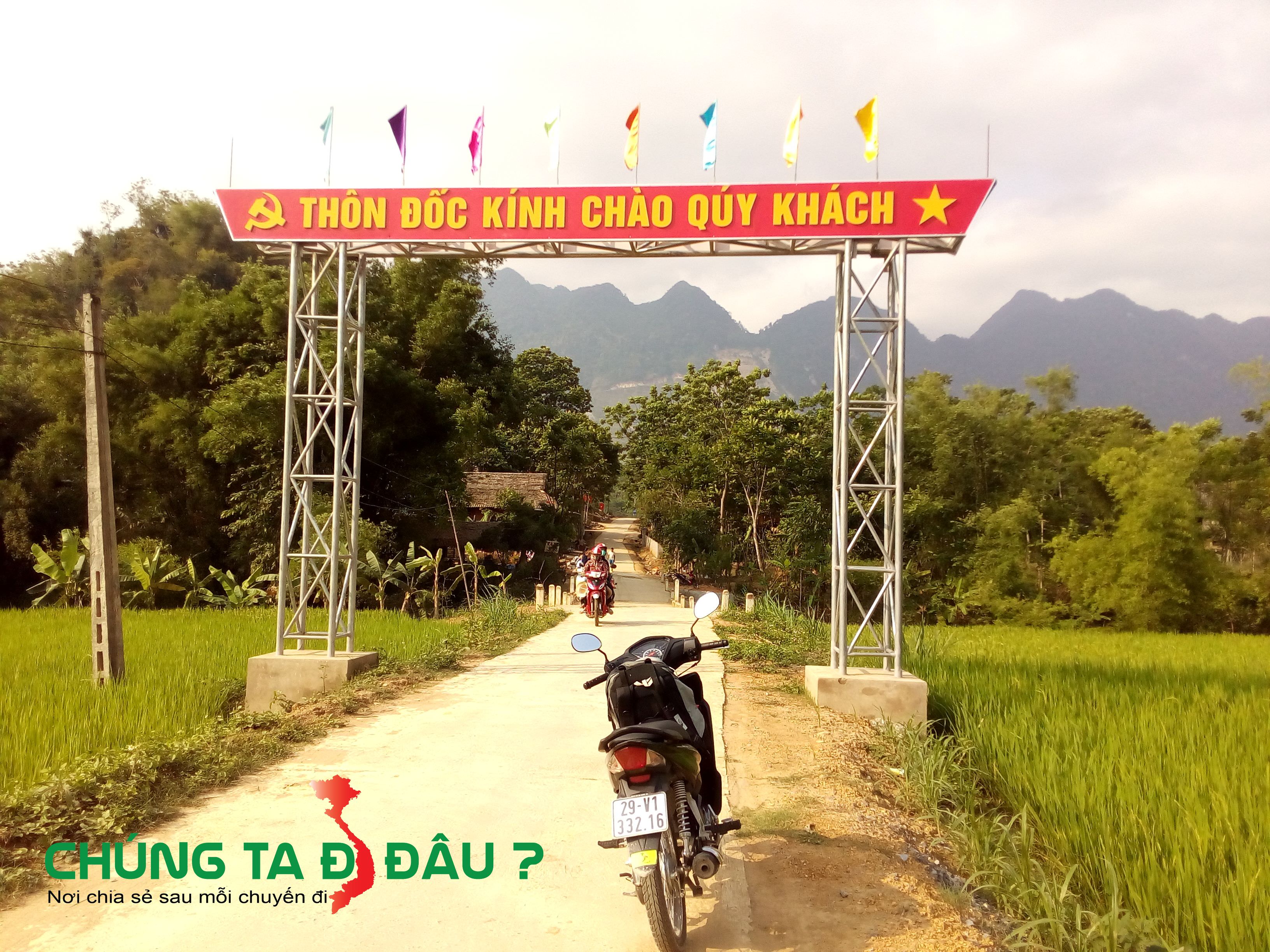 Đi qua thôn Đốc