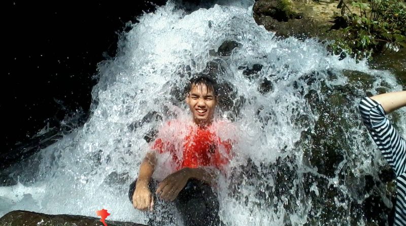 Hang Phượng Hoàng - Suối Mỏ Gà