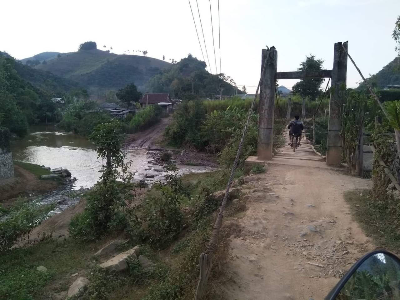 Đường vào trường