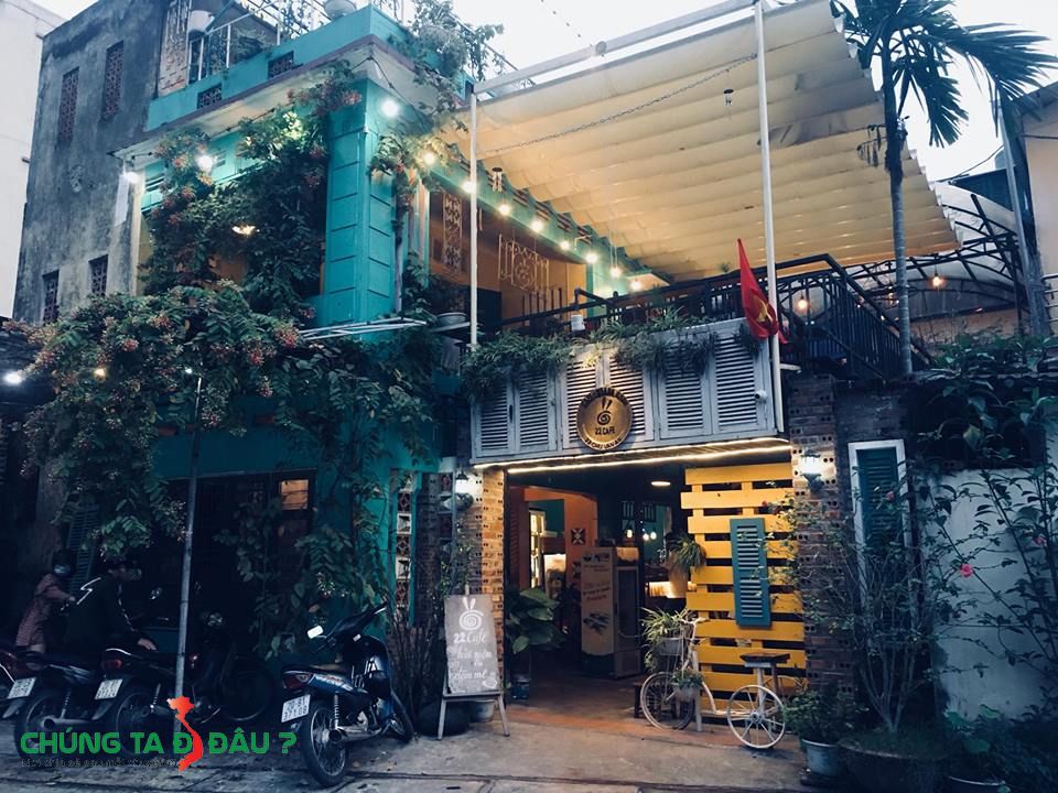 22 Cafe