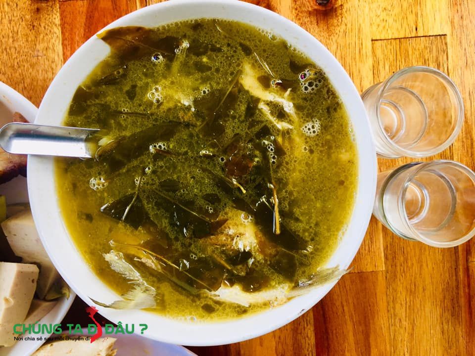 Món canh cá nấu lá Thồm lồm