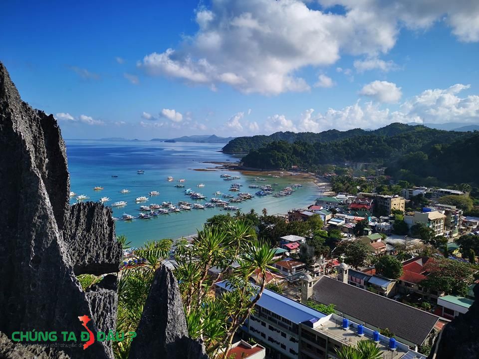 Một góc thị trấn El Nido và bến tàu