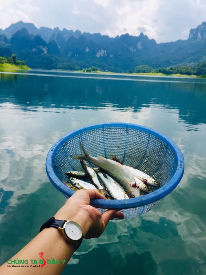 Câu cá dưới chân thác Khuổi Nhi