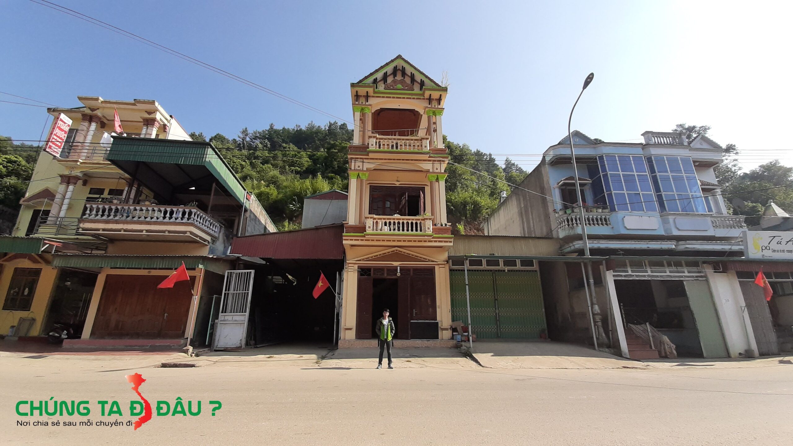 Nhà 3 tầng đó
