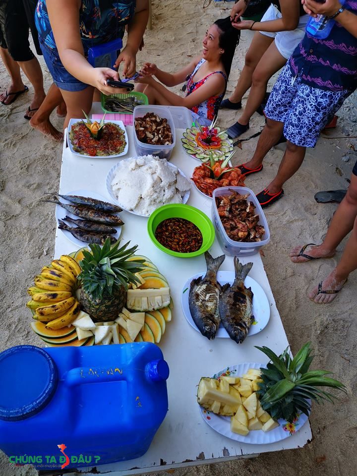 Ăn trưa trên đảo