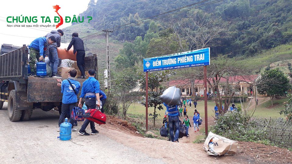 Vận chuyển đồ từ thiện từ công nông xuống