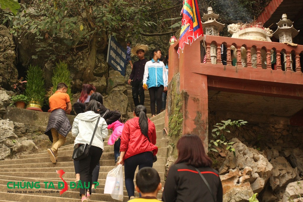 Lối lên động Thủy Tiên
