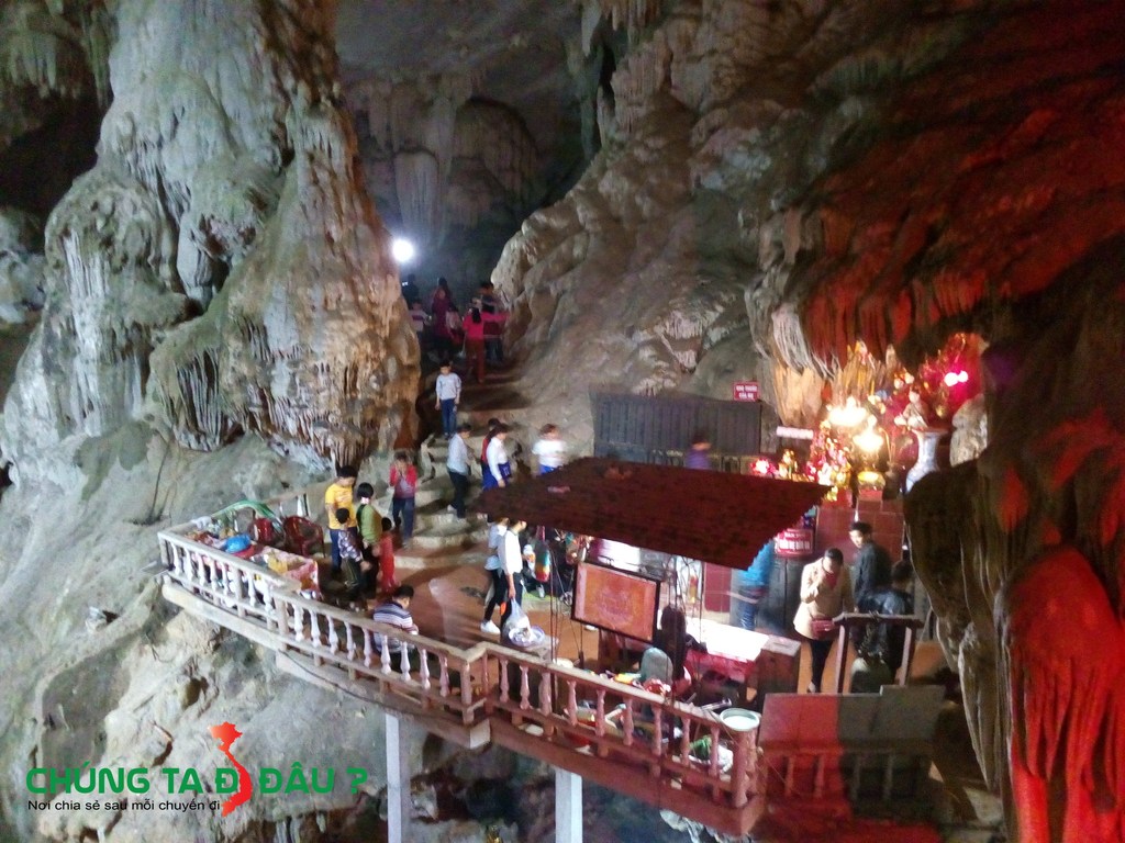 Bến trong động Tiên 