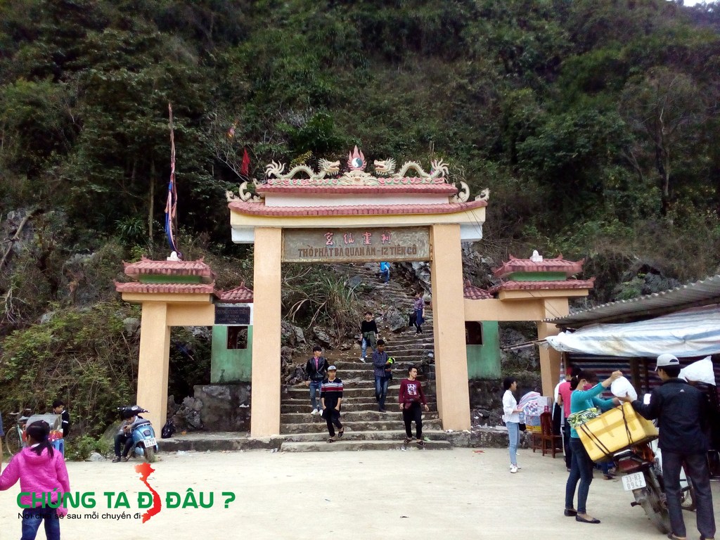 Đường lên động Cung Tiên,