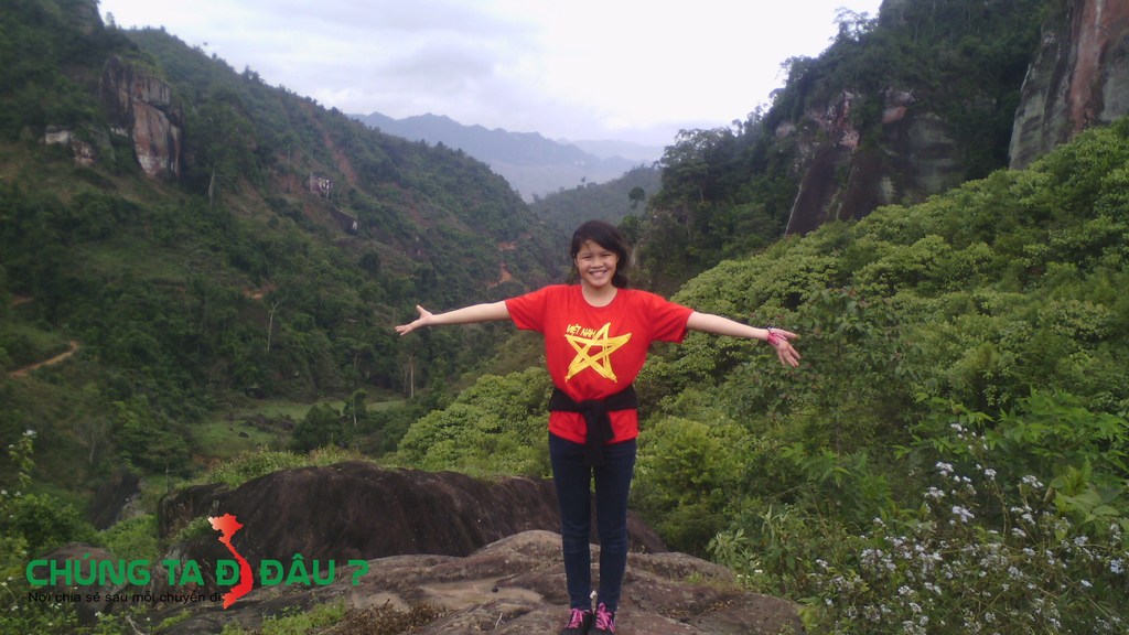 Cảnh trên đường vào Pha luông