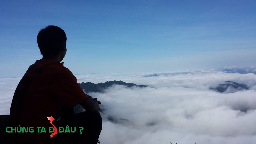 1 điểm checkin khá đẹp khi gần lên đến đỉnh núi