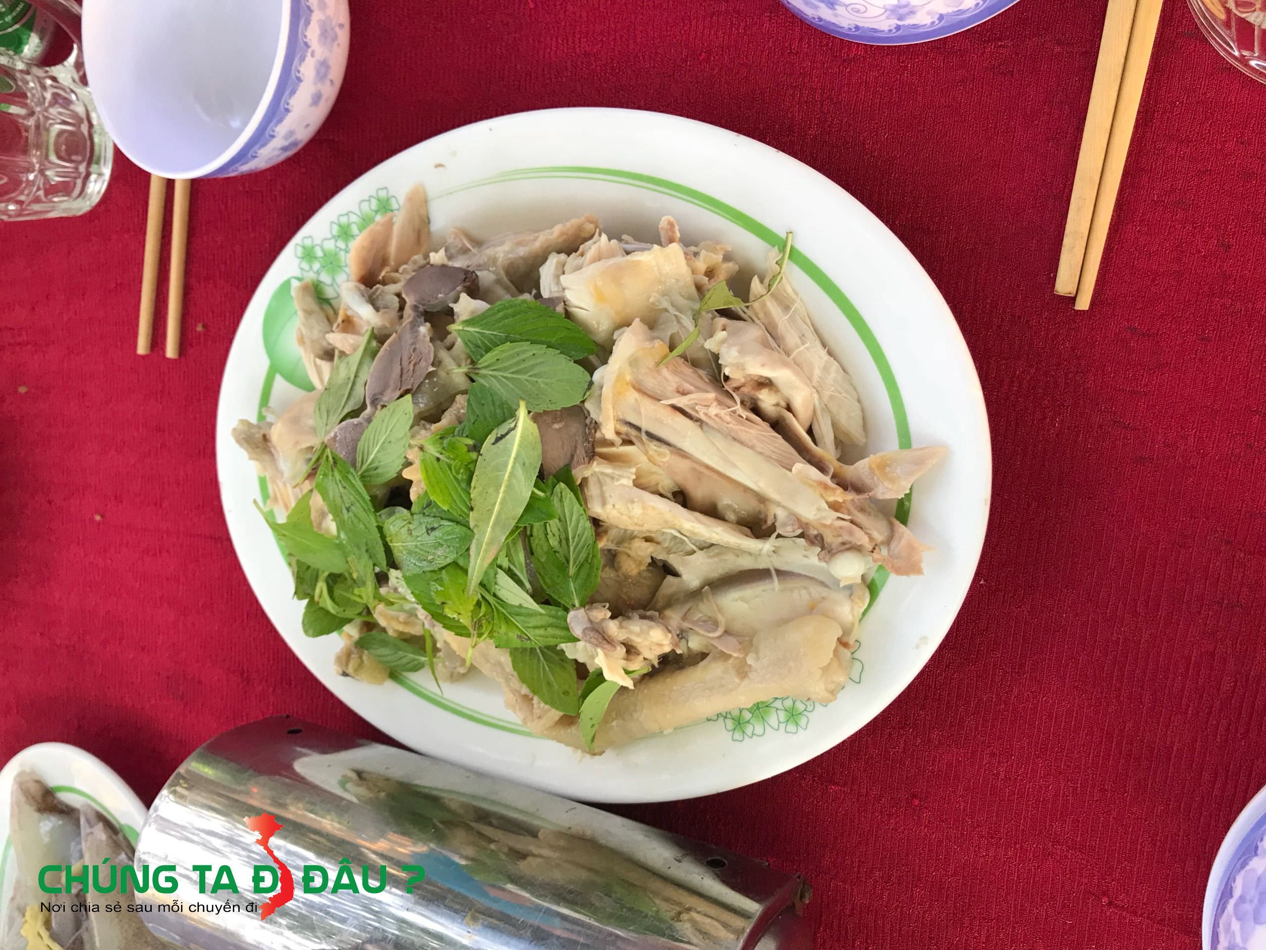 Gỏi gà đi bộ