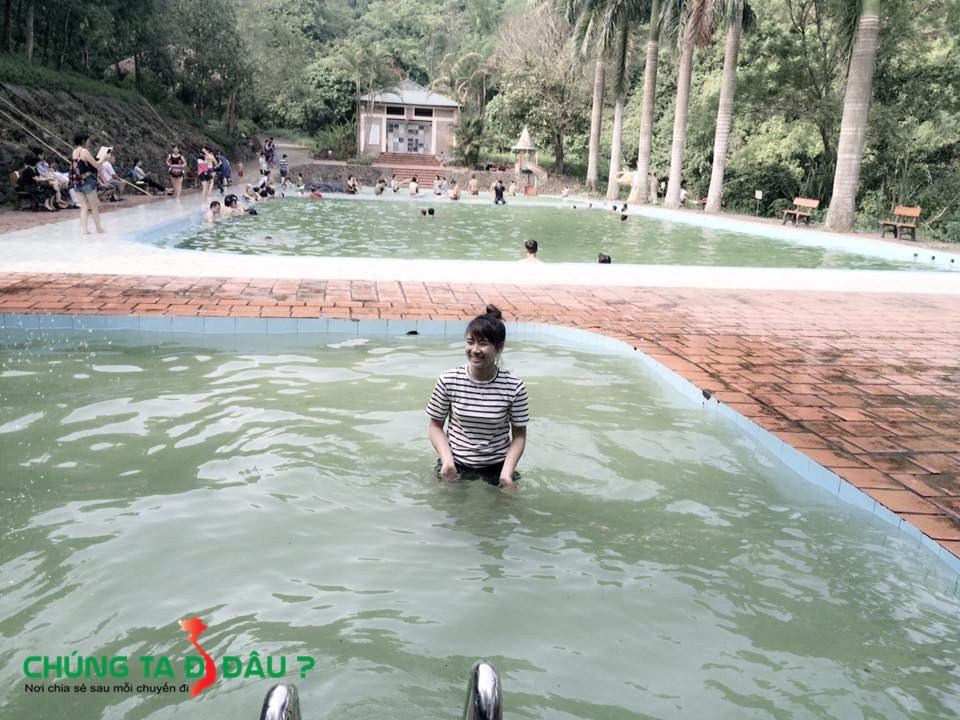 Hồ bơi ở Thác Thăng thiên