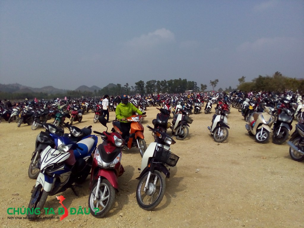 Bãi giữ xe ở Bái đính rộng bạt ngàn