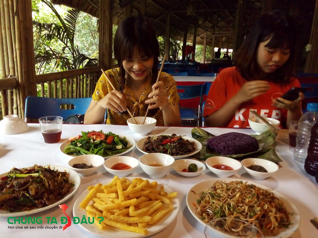 Bữa cơm của chúng tôi tại Thái Hải