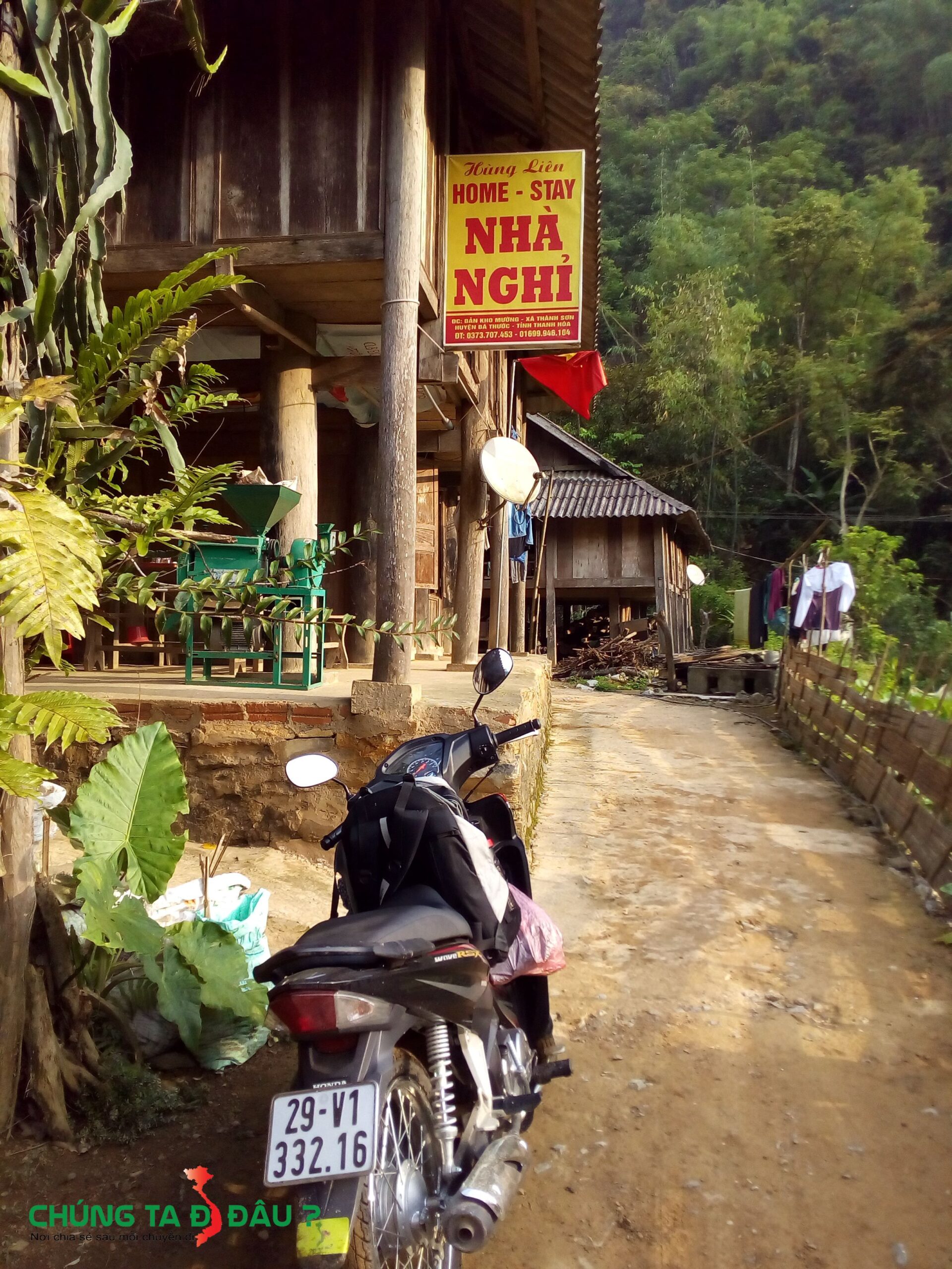 Tìm được cái homestay để mua đồ ăn sáng nhưng không có gì nốt :))