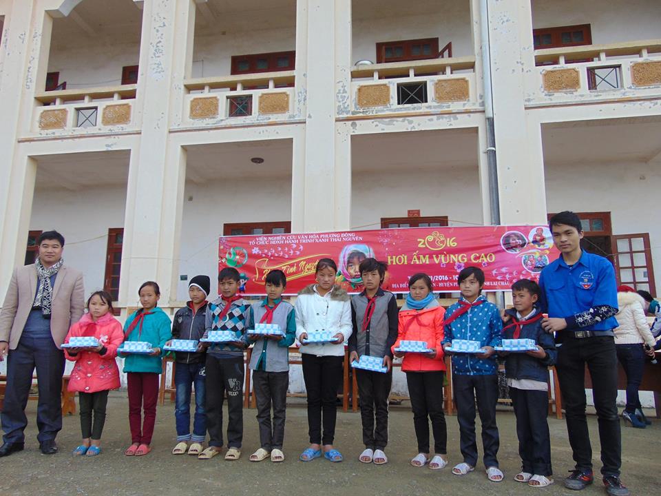 Chương trình 'Hơi ấm vùng cao 2016'