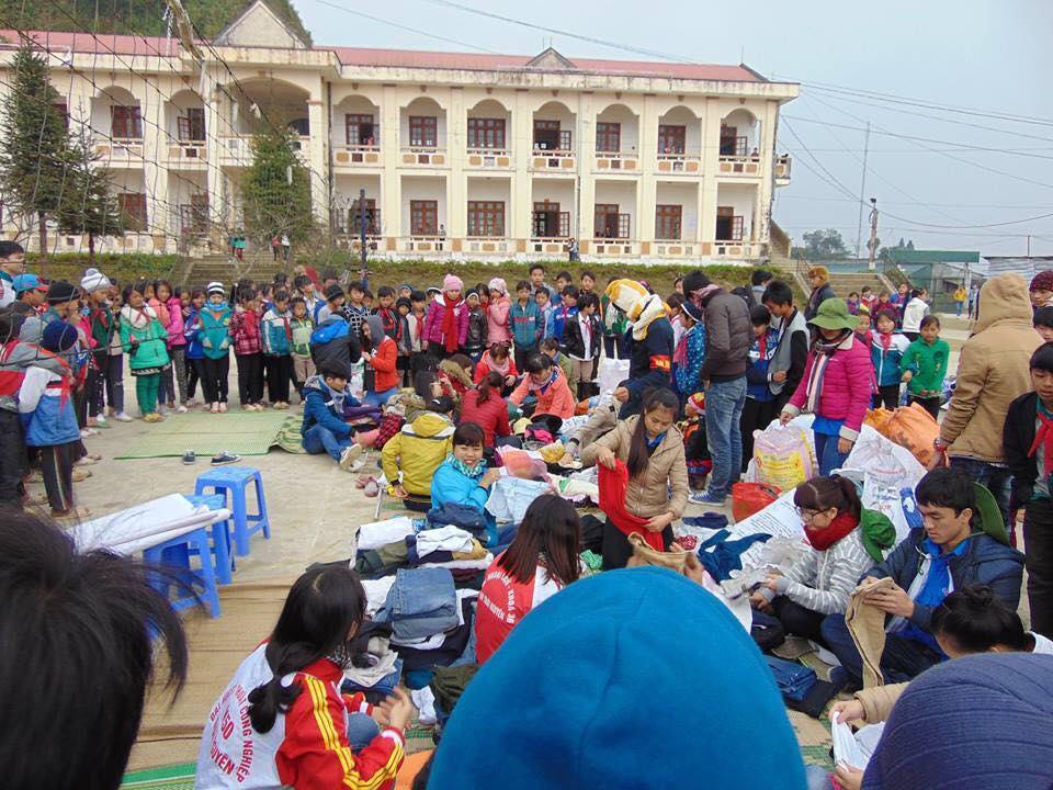 Chương trình 'Hơi ấm vùng cao 2016'