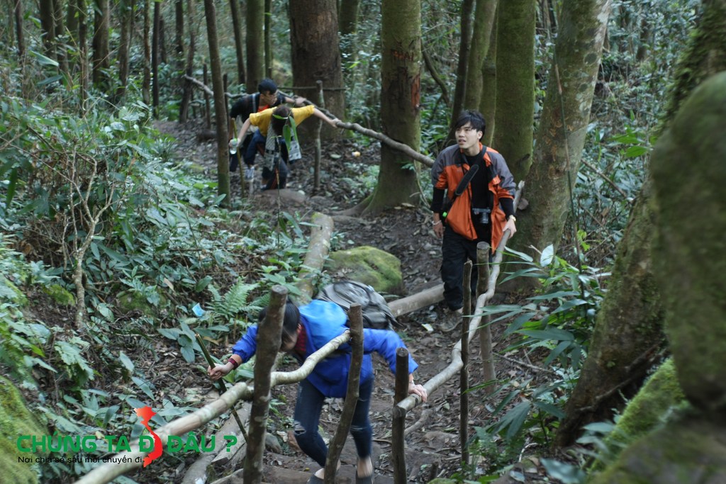 Cầu thang ở độ cao 1500m