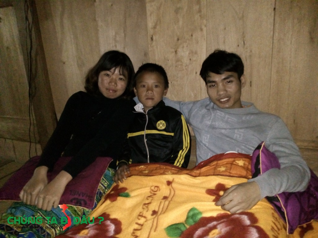 Rủ được nhóc này ngủ cùng, em ấy tên Giàng A Trịnh