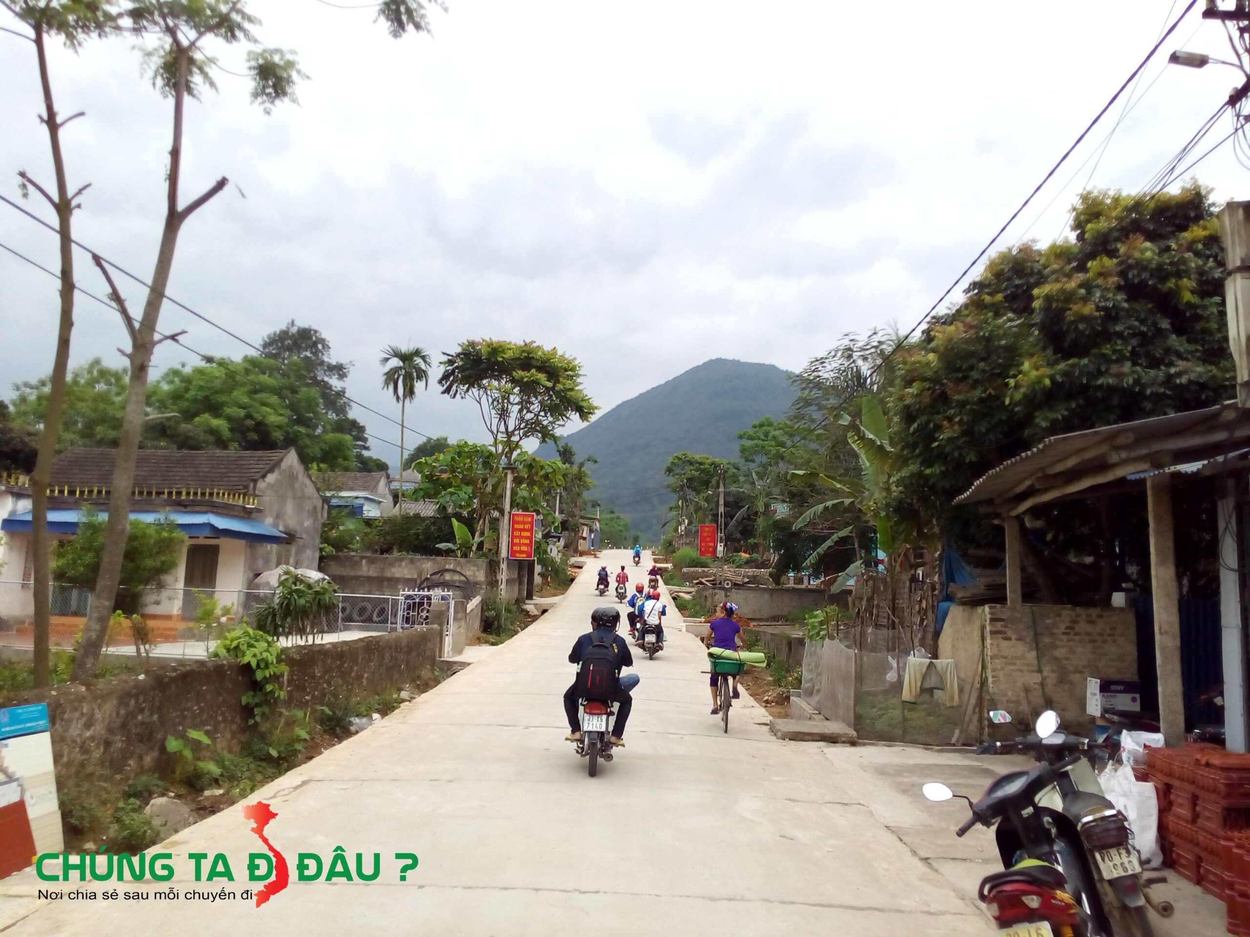 Đừng vào suối Kẹm đoạn qua cổng chào làng chè La Bằng