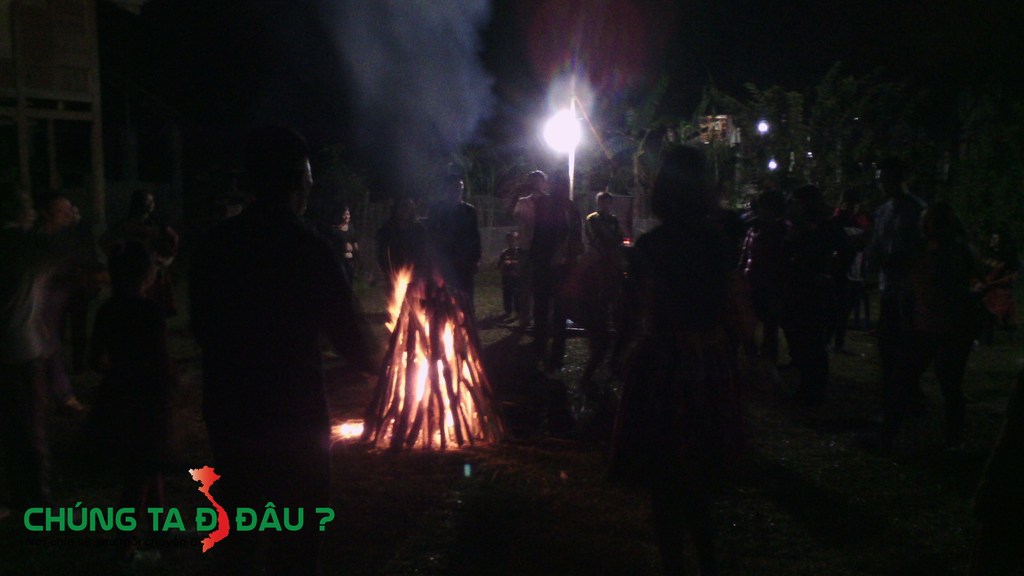 Lửa trại ở Mai Châu
