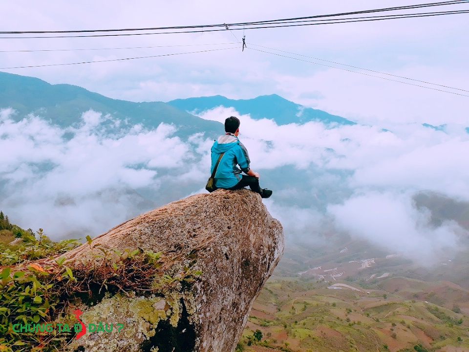 Mỏm đá đầu Rùa Tà Xùa