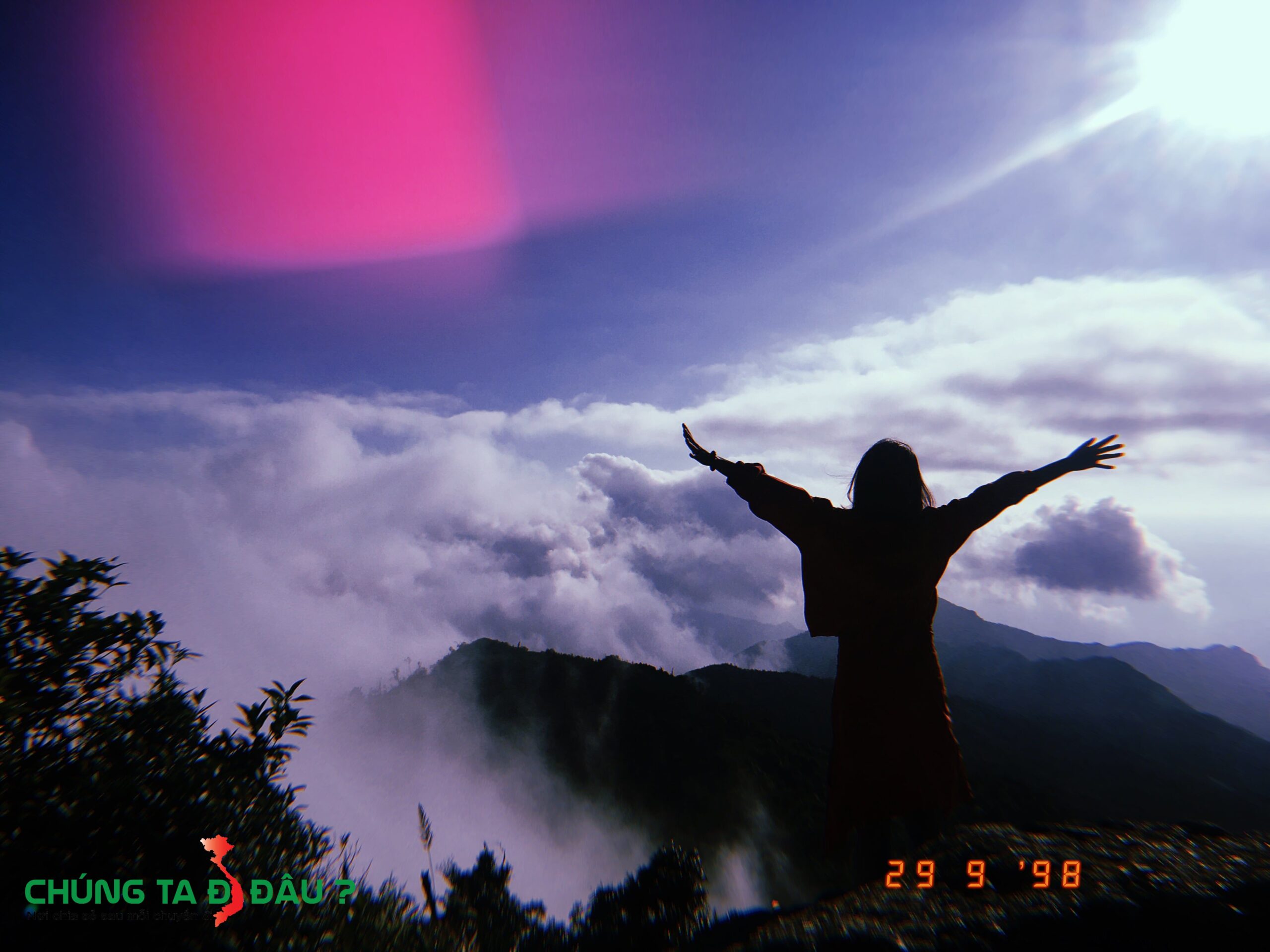 Bình minh mờ ảo trên đỉnh Chiêu Lầu