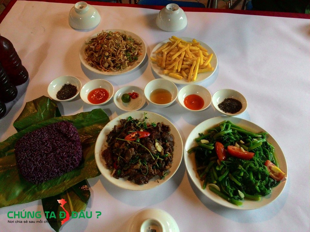 Bữa cơm của mình hôm đến Thái Hải