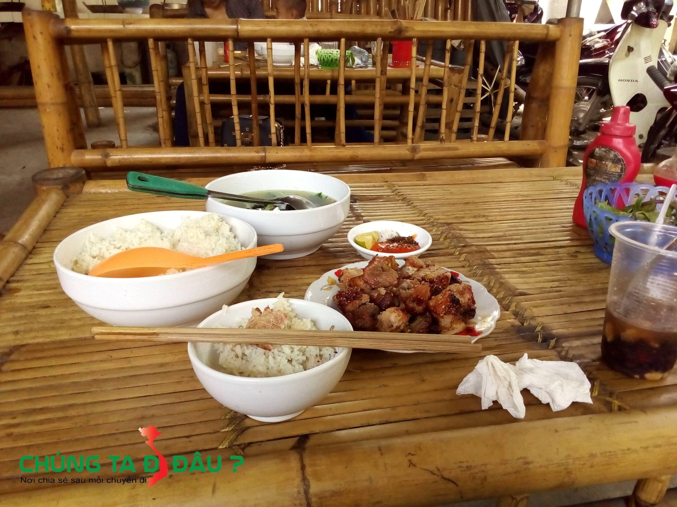 Bữa trưa tại bản Lác