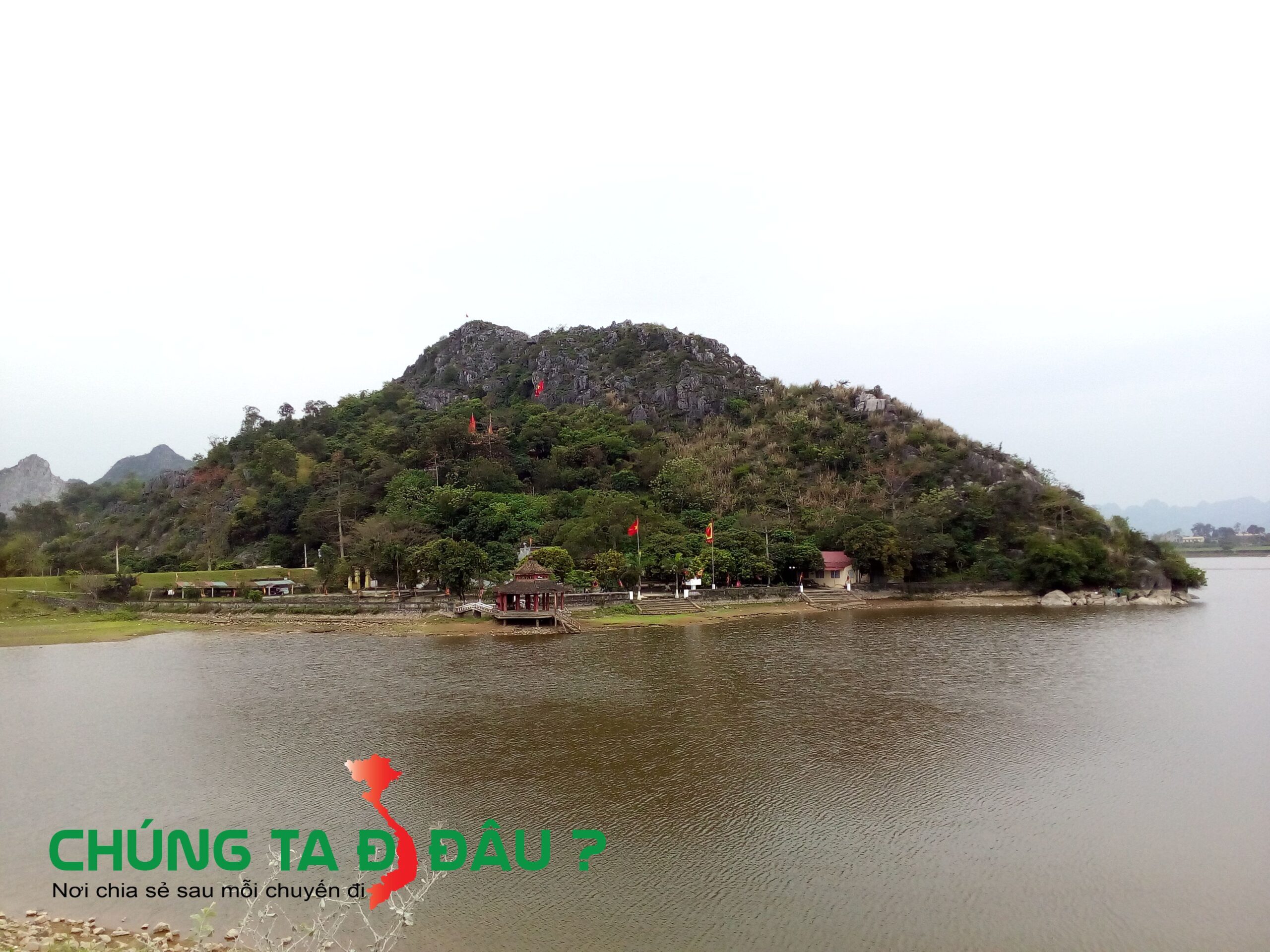 Đền Đức thành tiên ông nhìn từ xa