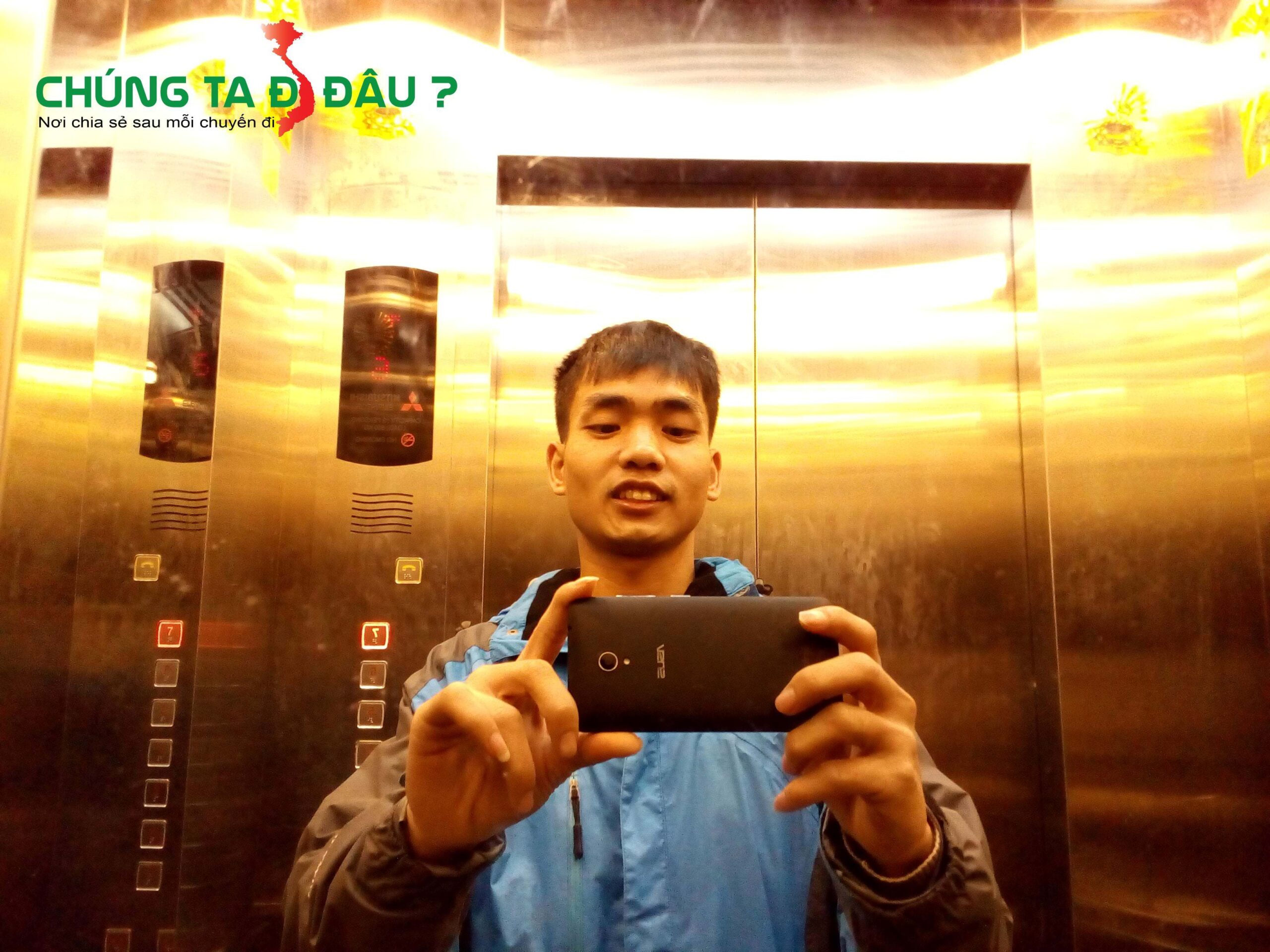 Lên bảo tháp được đi thang máy nhé các bạn