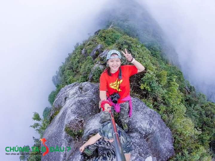 Mây trên Sống lưng Khủng Long 