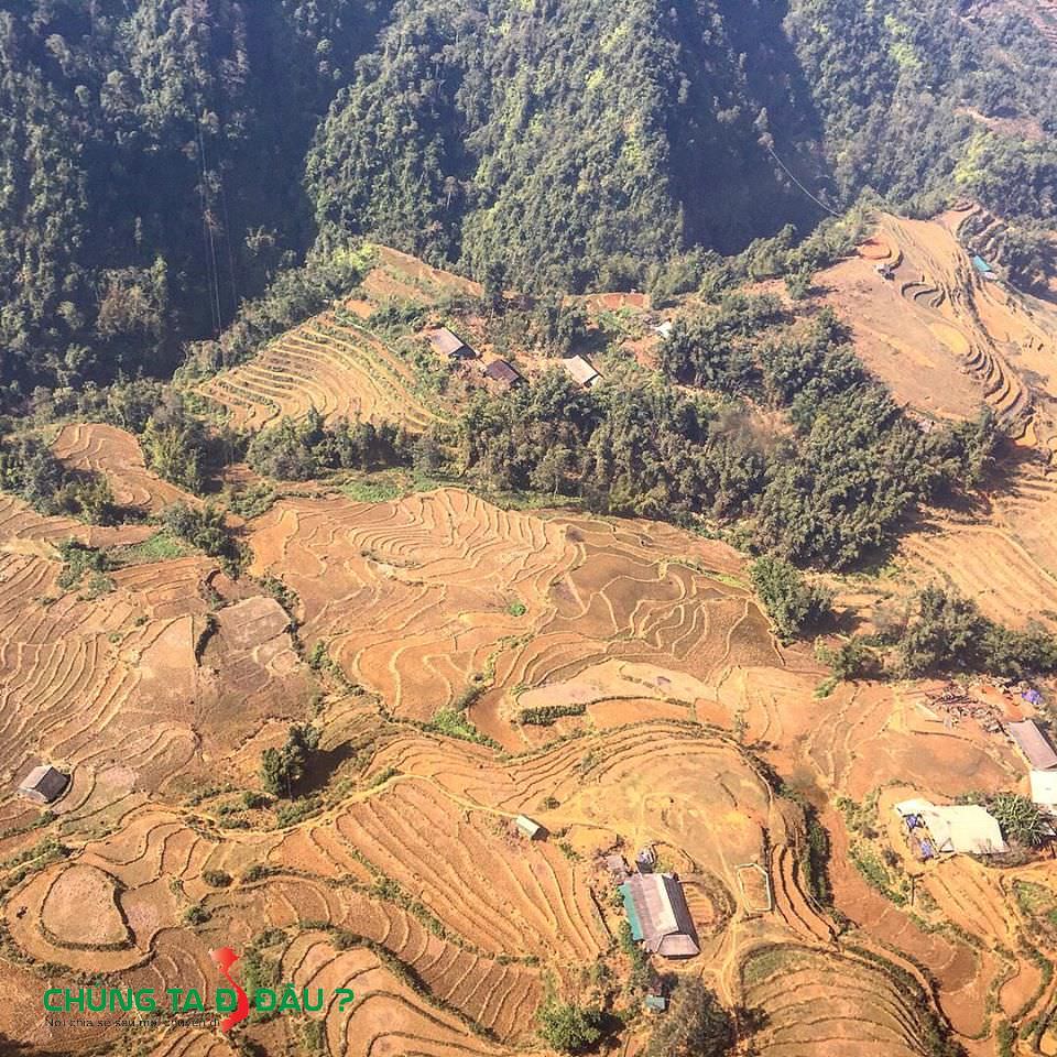 Ruộng bậc thang nhìn từ cáp treo