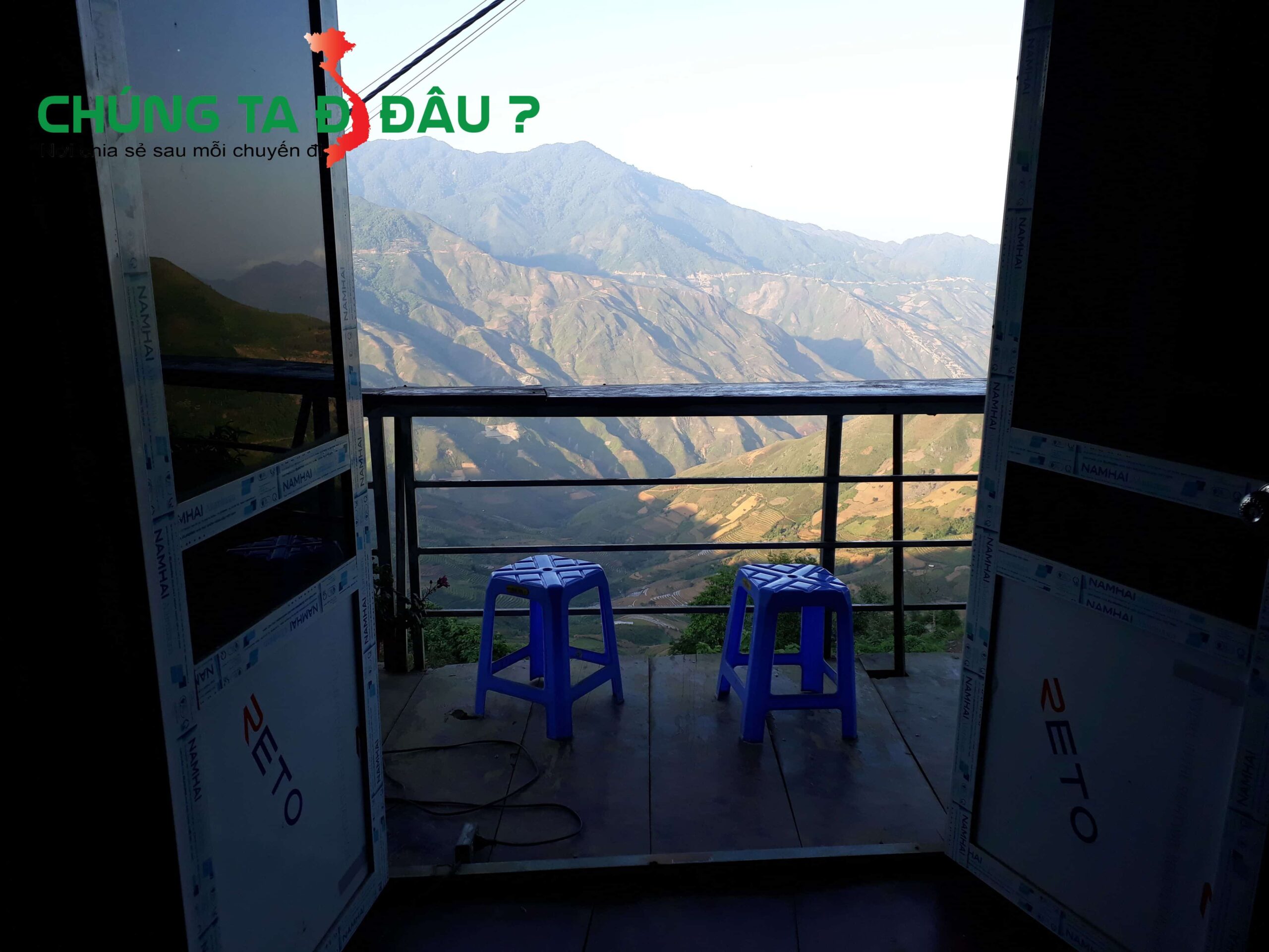 View nhìn từ homestay ra thung lũng mây