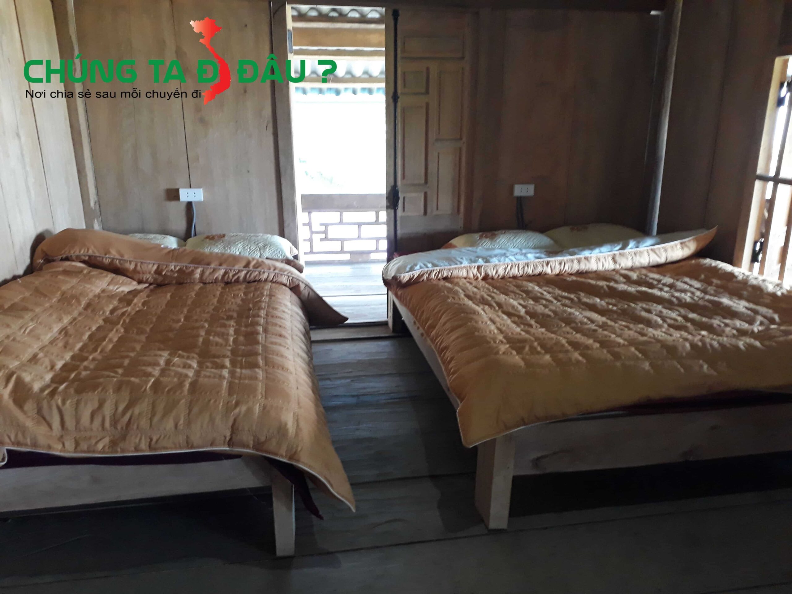 Chăn gối được gập rất ngọn gàng, sạch sẽ