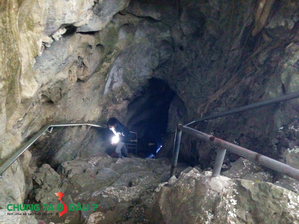Lối xuống hang Cắc Cớ